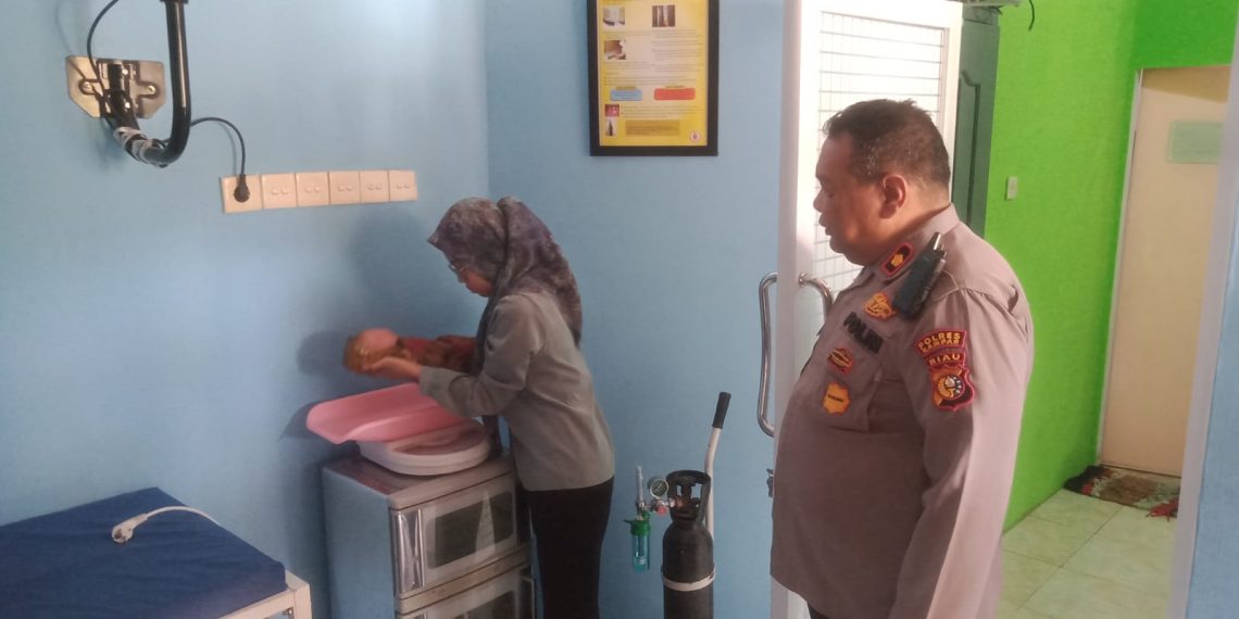 Warga Flamboyan Heboh Penemuan Bayi Laki Laki Depan Teras Rumah Warga