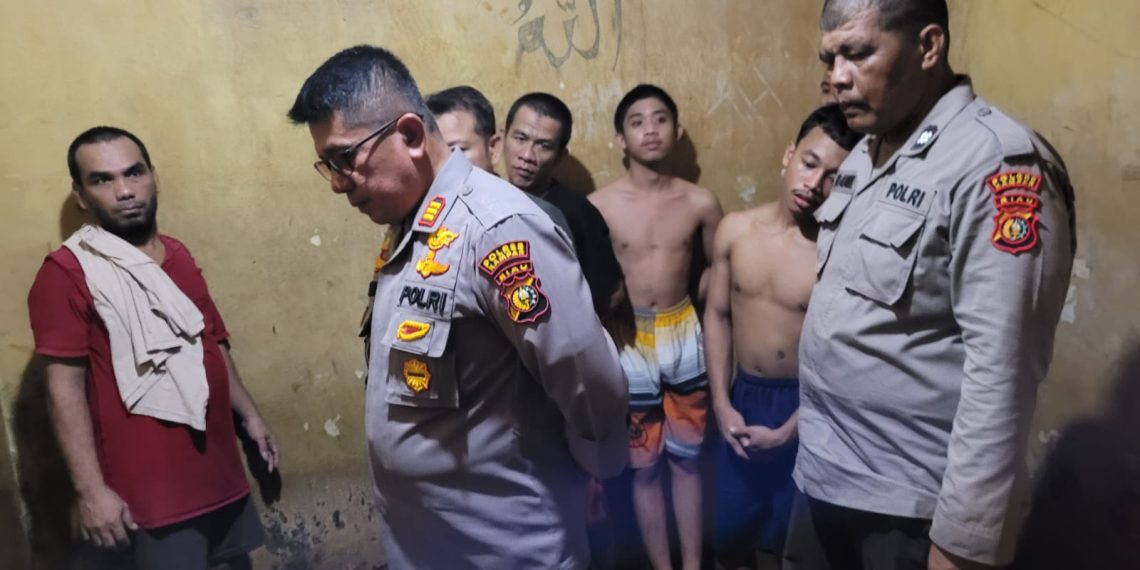 Hari Ke-3 Lebaran, Kapolsek Siak Hulu Sweeping Ruang Tahanan