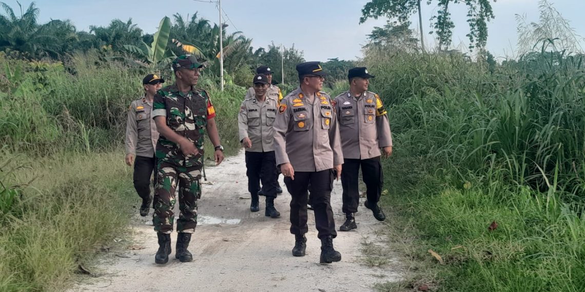 TNI dan POLRI Laksanakan Patroli Gabungan Skala Besar Antisipasi Karhutla di wilayah Kecamatan Siak Hulu