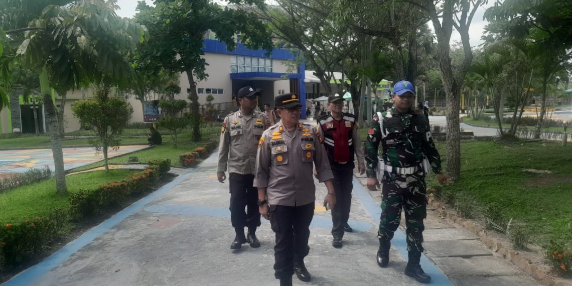 Sinergitas TNI-POLRI, Polsek Siak Hulu dan Anggota TNI Patroli Gabungan ke Tempat Wisata