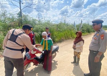 Personil Samapta Polres Kampar Patrolo Karhutla di Salo