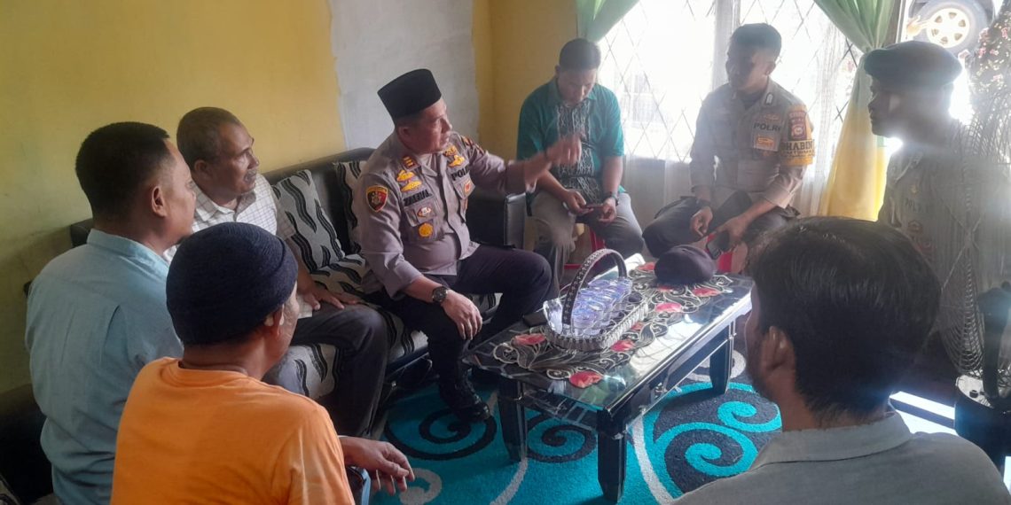 Jumat Curhat, Kapolsek Siak Hulu Respon Langsung Permintaan Warga Desa Pandau Jaya
