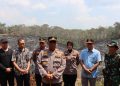 Kapolres Kampar Turun Langsung Lakukan Pengecekan dan Pemadaman Kebakaran Lahan