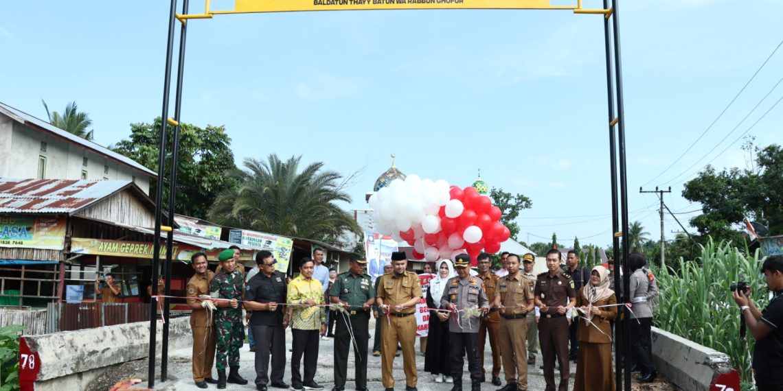 Kapolres Kampar Meresmikan Kampung Tangguh Bebas Narkoba di Desa Sepungguk