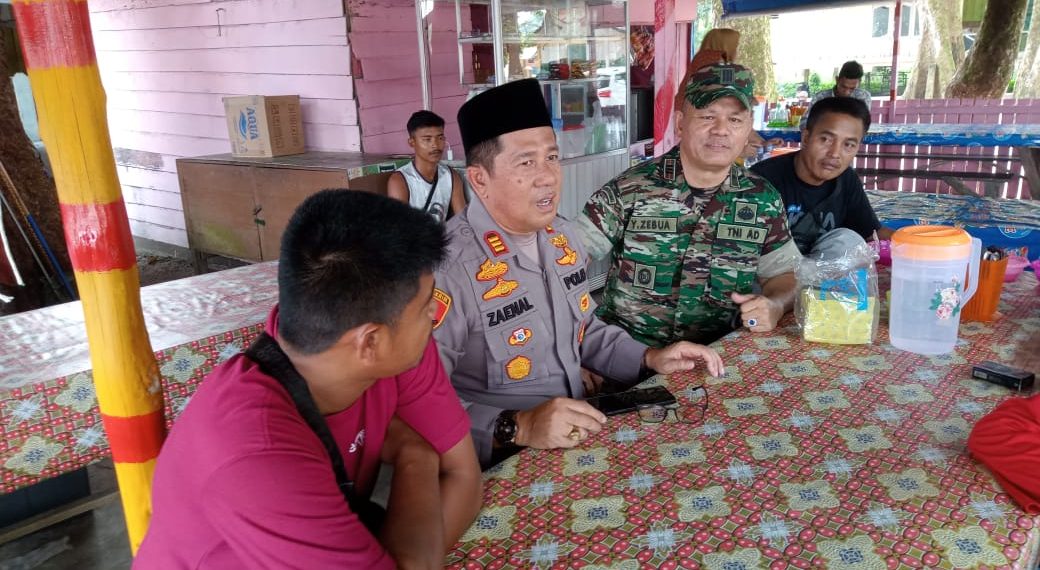 Jumat Curhat, Kapolsek Siak Hulu Didampingi Danramil Respon Langsung Keluhan Tokoh Masyarakat Buluh Cina