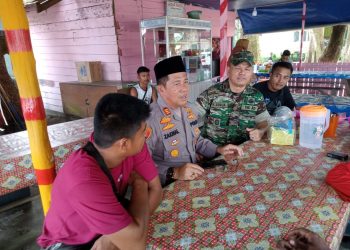 Jumat Curhat, Kapolsek Siak Hulu Didampingi Danramil Respon Langsung Keluhan Tokoh Masyarakat Buluh Cina