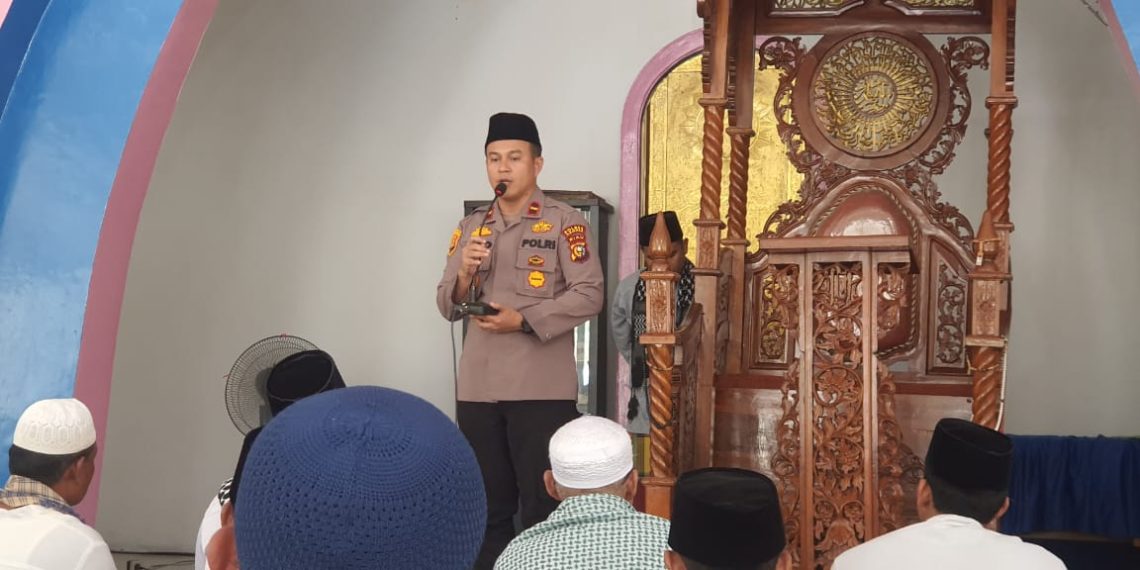 Kapolsek Perhentian Raja Laksanakan Giat Sholat Jum’at Keliling Sekaligus Silaturahmi Kamtibmas