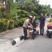 Aksi Polisi Bantu Motor Mogok di Tengah Jalan Ini Tuai Pujian, Sampai Isikan Bensin