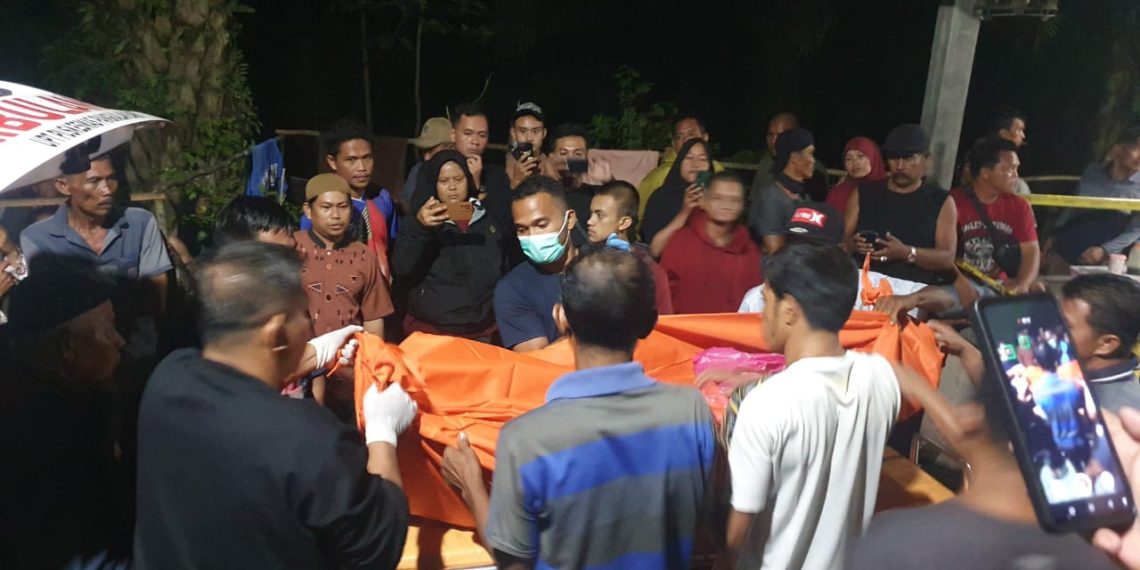 Diduga Dibunuh, Mayat Bersimbah Darah di Desa Pangkalan Baru