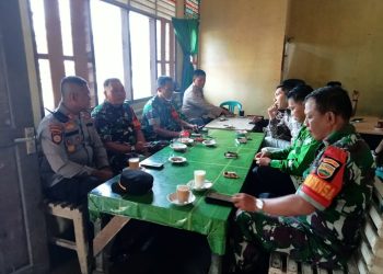 Kapolsek Tapung Hulu Tampung Curhat Masyarakat di Desa Senama Nenek