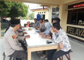 Jumat Curhat, Kapolsek Siak Hulu Respon Langsung Keluhan Warga Pangkalan Baru