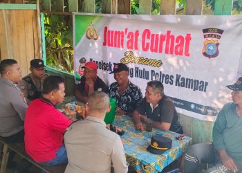 Jum’at Curhat, Polsek Tapung Hulu Bersinergi Dengan TNI dan Pemdes Tindaklanjuti Keluhan Warga