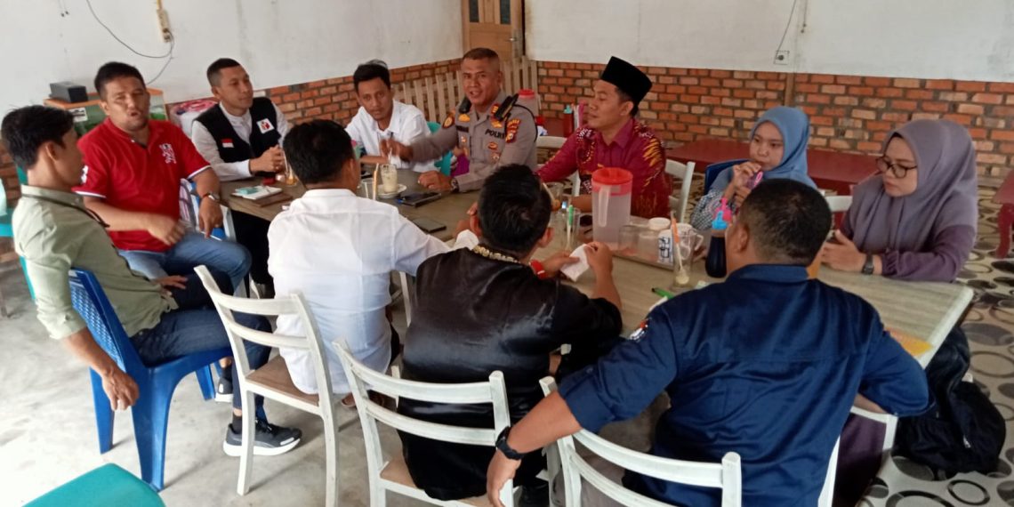 Silaturahmi Bersama Ketua Panwaslu dan Ketua PPK, Kapolsek Tapung Hulu Sampaikan Beberapa Poin