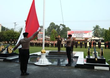 Kapolres Kampar Gelar Upacara Sumpah Pemuda Ke-95 Di Halaman Mapolres Kampar.