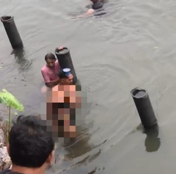 Hanyut di Sungai Satu Balita Ditemukan, Satu Balita Masih Dalam Pencarian