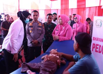Puncak Hut Akabri Angkatan 91 Laksanakan Bakti Kesehatan dan Bakti Sosial di Lapangan Apel Mapolres Kampar