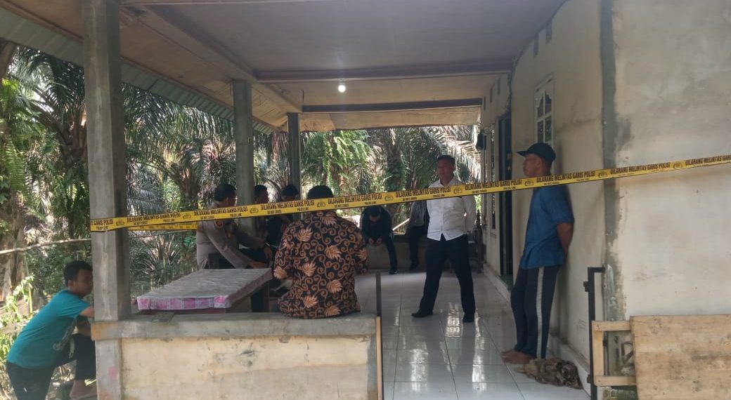Polsek Siak Hulu Olah TKP Kasus Pembunuhan di Kebun Sawit
