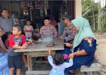Kapolsek Siak Hulu Sambangi Warga, Berharap Masyarakat Jauhi Penyakit Masyarakat