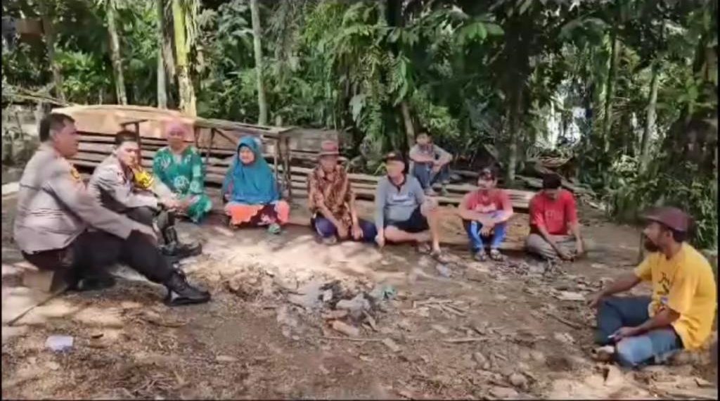 Demi Demokrasi, Deras Sungai Pun Diarungi, Untuk Sambangi Saudara di Sudut Negeri