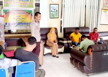 Cooling System Pemilu Damai 2024, Bhabinkamtibmas Polsek Tapung Hilir Sampaikan Himbauan Pemilu Damai