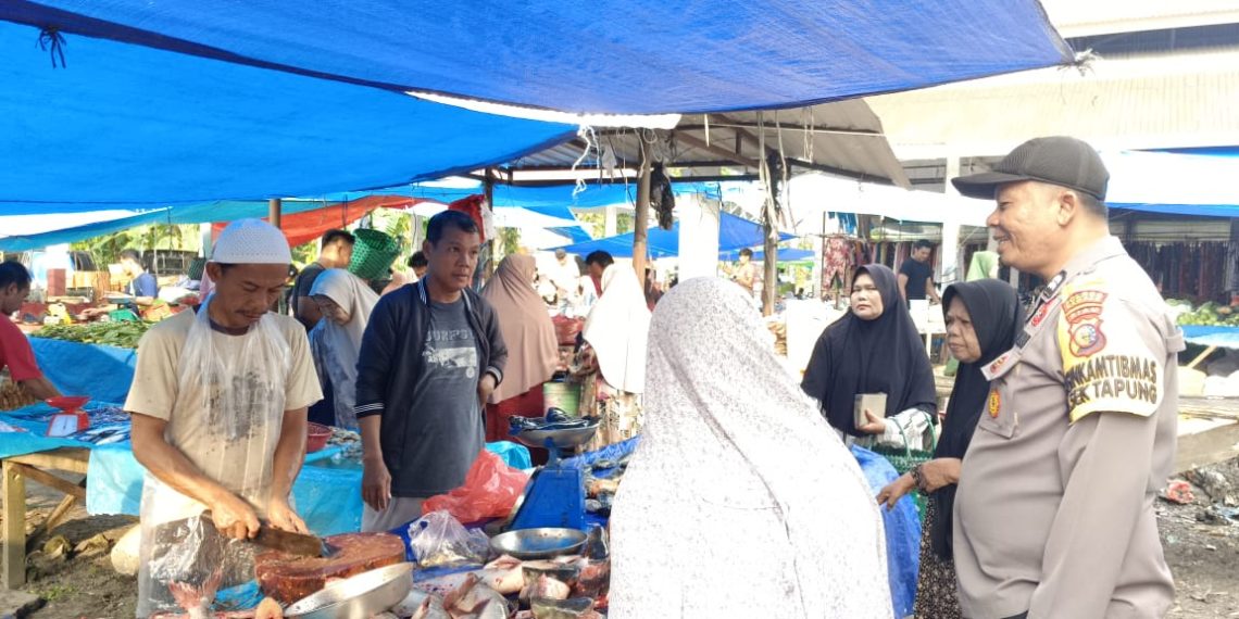 Sasar Pasal Tradisional, Polsek Tapung Sampaikan Cooling System