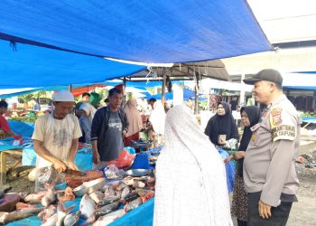 Sasar Pasal Tradisional, Polsek Tapung Sampaikan Cooling System