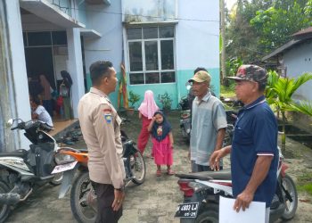 Jalin Keakraban, Personil Polsek Kampar Kiri Ajak Warga Kelurahan Sungai Pagar Sukseskan Pemilu Damai