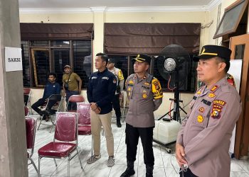 Pastikan Logistik Aman, Waka Polres Bersama Kapolsek Kampar Kiri Hilir Cek Logistik Pemilu