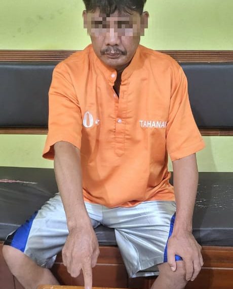 Disaksikan Perangkat Desa, Pelaku Narkoba Diseret ke Polsek Tapung Hulu