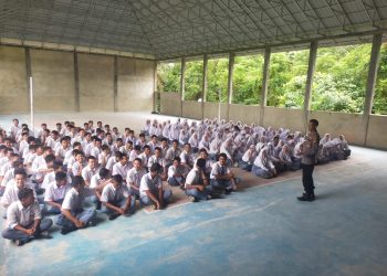 Kapolsek Kampar Kiri Sosialisasi Penerimaan Anggota POLRI Tahun Anggaran 2024 di SMAN 1 Kampar Kiri