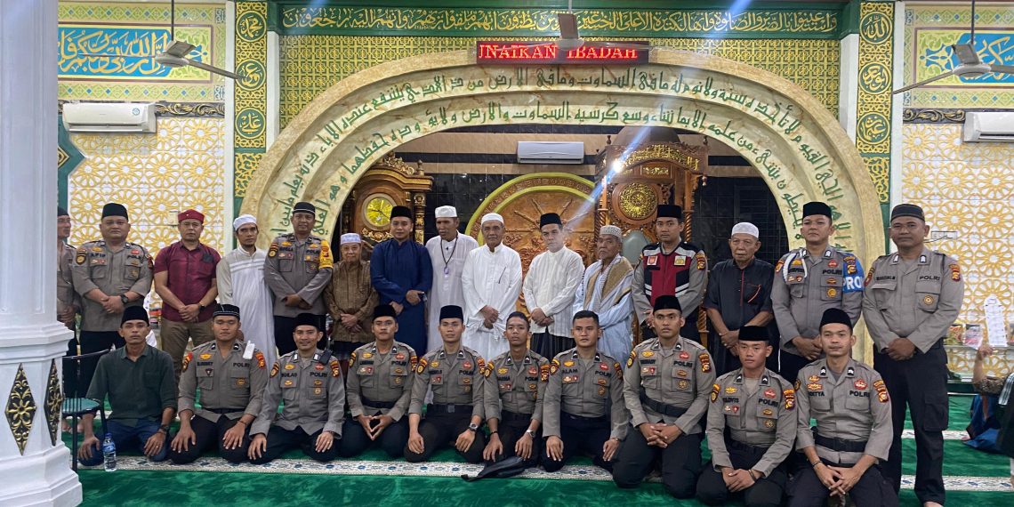 Waka Polres Kampar Gelar Sholat Tarawih Keliling di Masjid Baitus Sholihin.