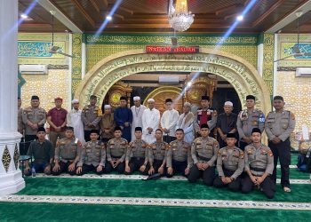 Waka Polres Kampar Gelar Sholat Tarawih Keliling di Masjid Baitus Sholihin.