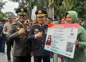 HUT TNI kE -79, Kapolres Kampar Gratiskan Penerbitkan SIM Bagi keluarga TNI dan Ajak Bersinergi Dalam Pilkada 2024.