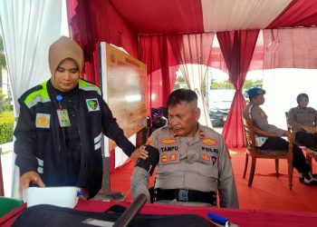Polres Kampar Prioritaskan Kesehatan Personel, Gelar Pemeriksaan Kesehatan dan Pemberian Vitamin di Pos Pengamanan Ops Lilin Lancang Kuning 2024