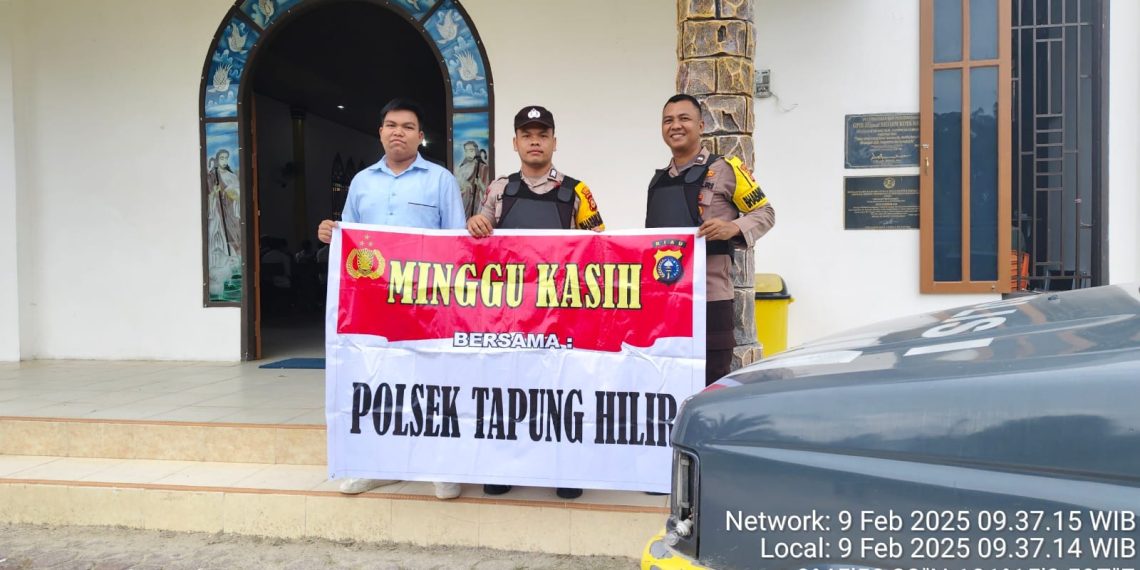 Polsek Tapung Hilir Gelar Patroli Kamtibmas di Gereja, Jamin Keamanan Ibadah Umat Kristiani