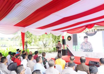 Polda Riau Serahkan 2.250 Paket Bantuan Sosial kepada Mahasiswa*