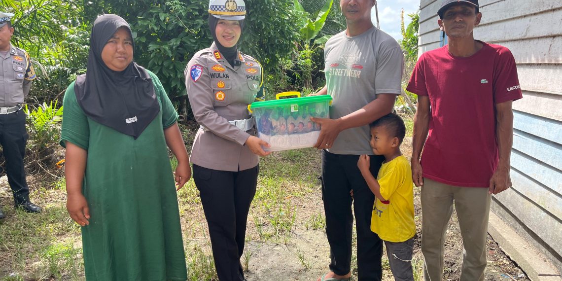 Satlantas Polres Kampar Tebar Kebaikan di Jumat Berbagi, Wujudkan Polri yang Humanis di “Kampar Bumi Serambi Mekkah”