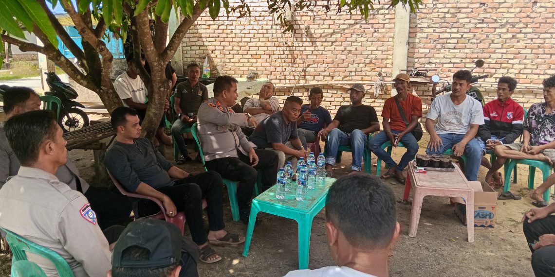 Kasat Binmas Polres Kampar Jalin Silaturahmi dan Dengar Aspirasi Warga Sei Jernih, Tingkatkan Patroli dan Bantu Pencarian DPO!