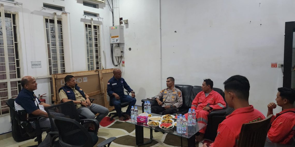 Kapolres Kampar Tebar Kebaikan di Tapung Hulu: Patroli Obvitnas dan Sentuhan Humanis untuk Warga!