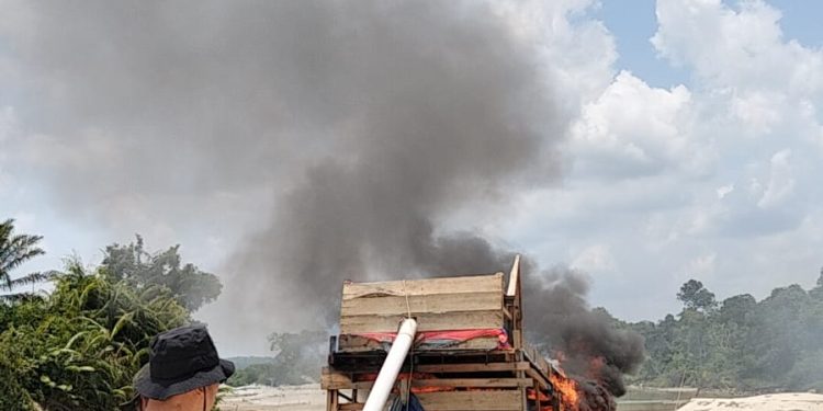 Polsek Kampar Kiri Lakukan Penindakan Tegas Penambangan Emas Tanpa Izin di Sungai Tesso