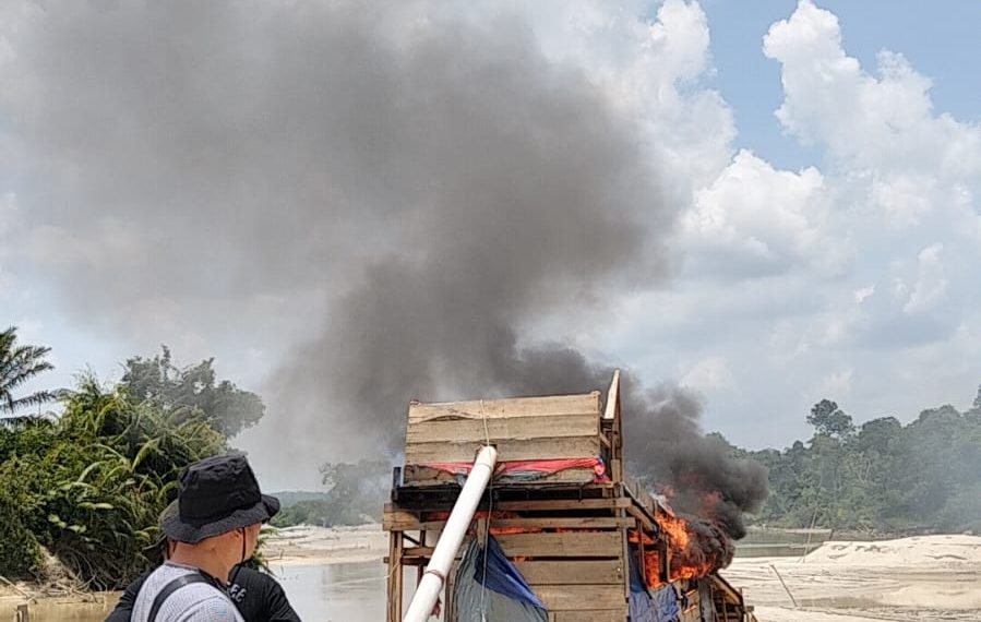 Polsek Kampar Kiri Lakukan Penindakan Tegas Penambangan Emas Tanpa Izin di Sungai Tesso
