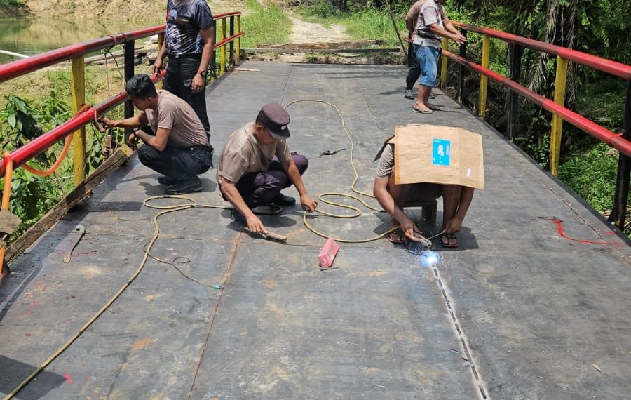 Progres Pembangunan Jembatan Sei Silam Capai 65%, Hari Ke-11 Fokus Pengecatan dan Pemasangan Lantai Besi