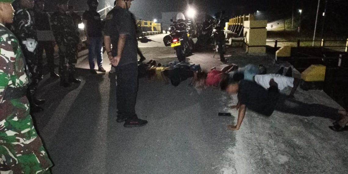 Tim Raga Res Kampar Bersama TNI Laksanakan Patroli Humanis Malam Hari, Jaga Kamtibmas Di Berbagai Titik Strategis Bangkinang