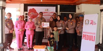 Polres Kampar Dan Bhayangkari Hadir Di Tengah Masyarakat – Giat Anjang Sana Meriahkan Hari Bhayangkara Ke-80″